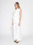 Button detail sleeveless vest